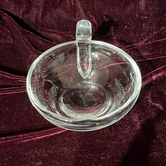 Vintage Crystal 6.6 Inch Heavy Bowl with Snail Handle Candy Olives Nuts - Picture 6 of 9